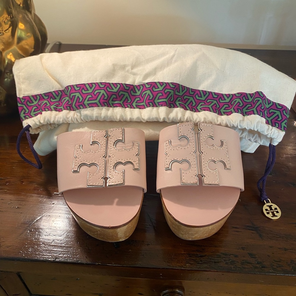 Women’s pale pink Tory Burch wedges size 8M
